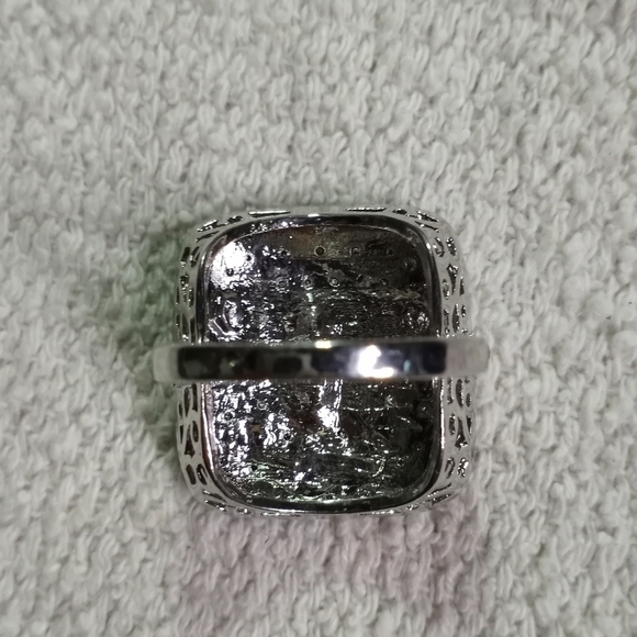 Silvertone square blue clear crystals large cocktail 🍹 ring - Picture 2 of 6